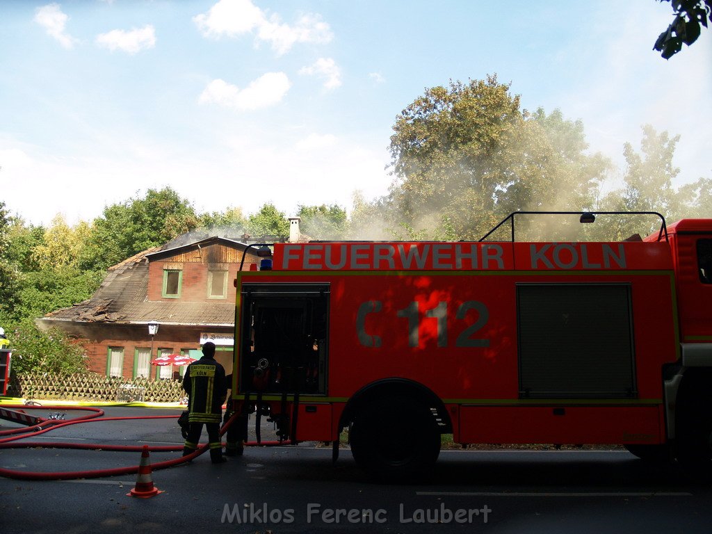 Brand Schuetzenhof Neusser Landstr P5792.JPG
